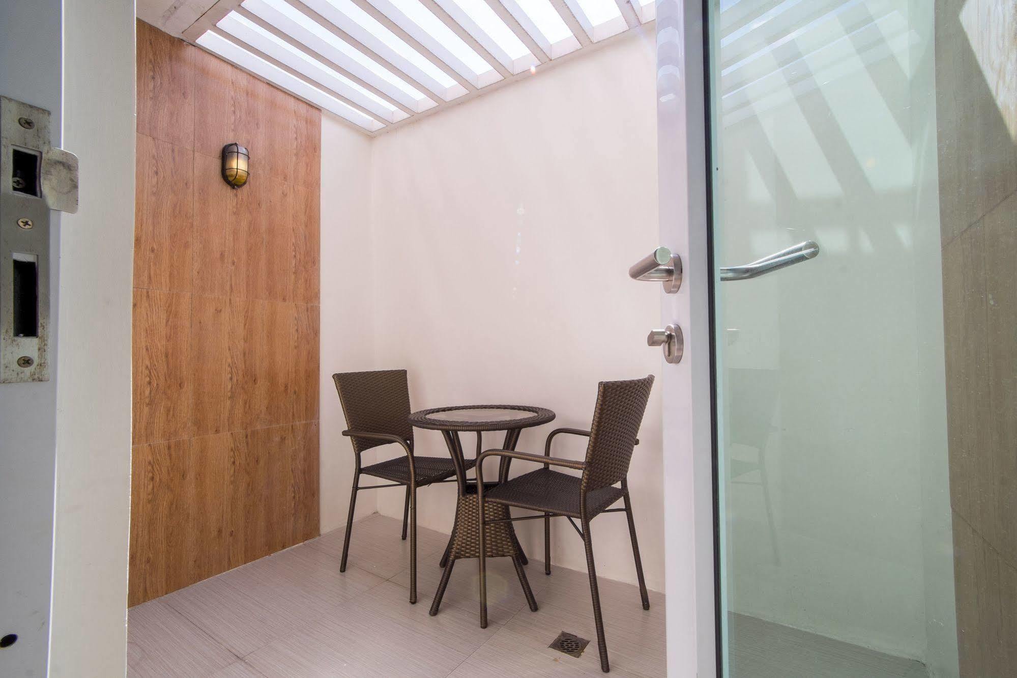 Zen Rooms Valdez Street Angeles Εξωτερικό φωτογραφία
